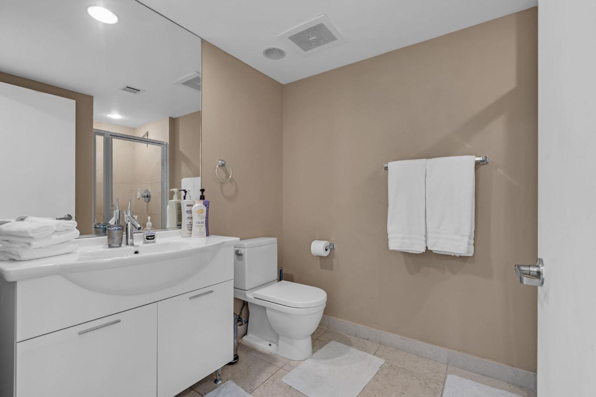 Moderne 2 Bed 2 Bath At The W Apartment *